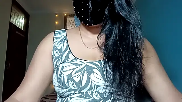 YourDesi_Laila_ webcam
