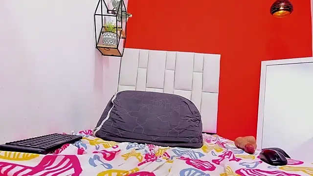 Curly_temptation webcam