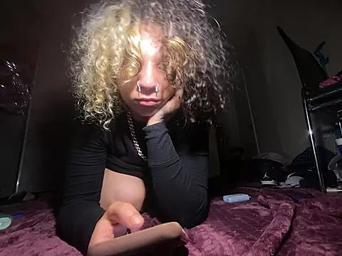 Creolegirl19 webcam