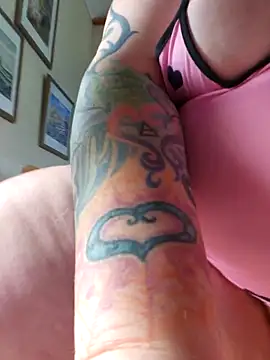 love86emily (F milf) - Stop working and fuck dildo to squirt