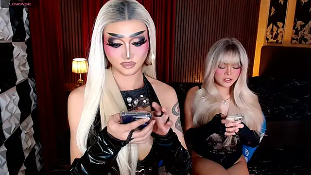 IndestructibleLily webcam