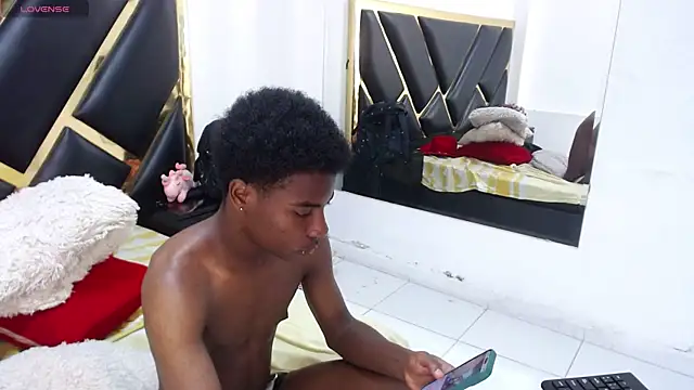 NoahJhonson69 webcam