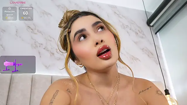 annyy_rosse (F young) - Anal plug, oiled ass