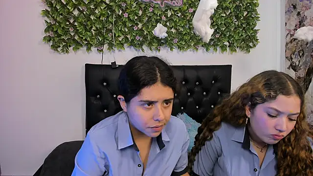 valeria_and_zoe Live Webcam on Stripchat