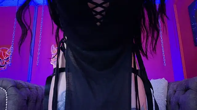 Julieta_Russell webcam