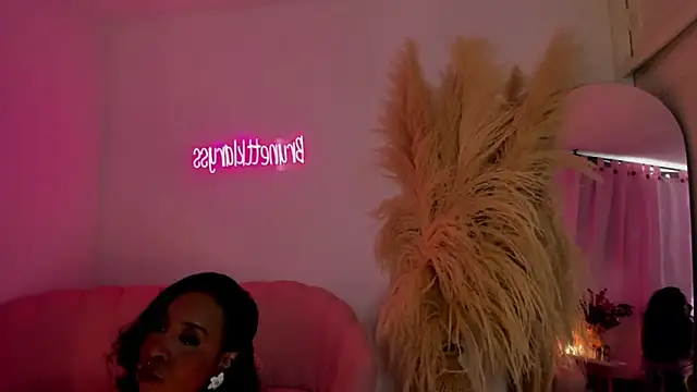 bruneettklaryss webcam