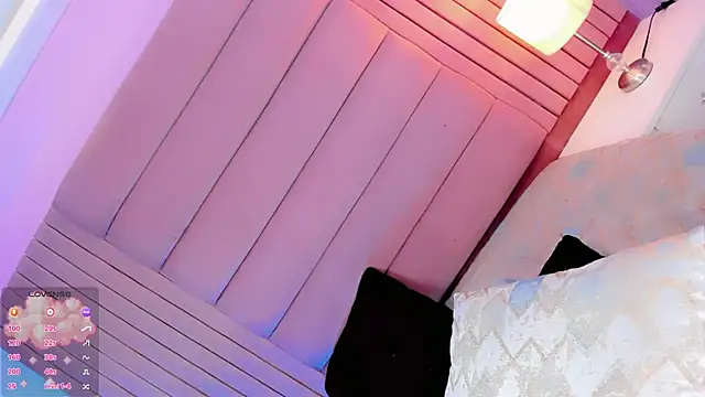 Camille_deluxe webcam