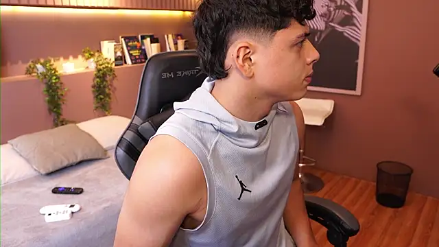 ethan_occonor (Ask my age) - Cum Public 🤤