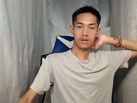 riks_tyler (Ask my age) - reach my goals to get me naked and cum