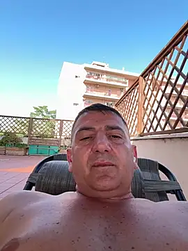 bullbsx (Ask my age) - Make me horny