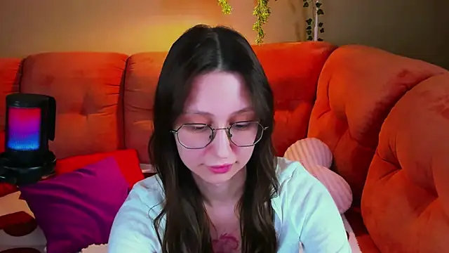 YourLovellyStory webcam