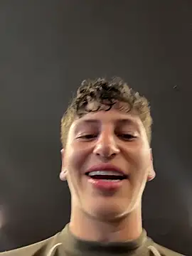 aron_luxx (M twink) - I'LL WET YOUR ASS WITH MY VIBRATIONS GYM