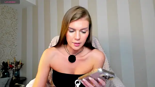 BloomingOfVanessa webcam