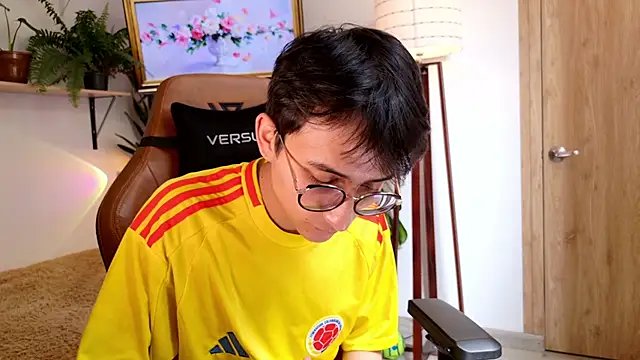 sr_evann (M young) - striptease sexy, cream in all body naked