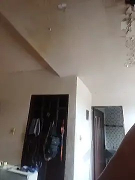 Scarlettt_Kiss webcam