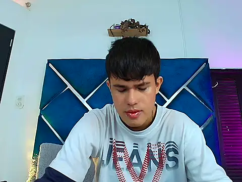 EdwinBoys cam preview