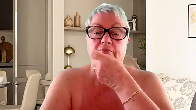 Mystery-Grandmother webcam