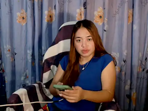 urlover_mae26 webcam