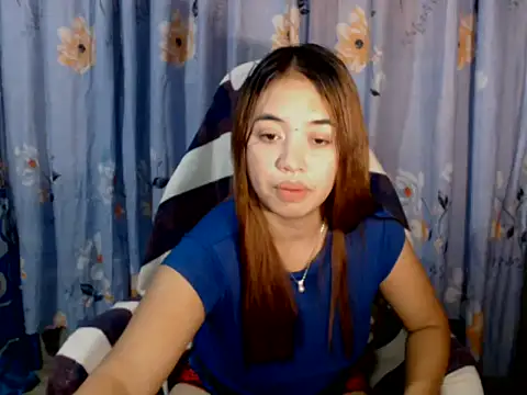 urlover_mae26 webcam