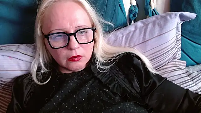 martachatte (F mature) - “​je ​te ​montre ​mes ​gros ​seins ​2 ​m