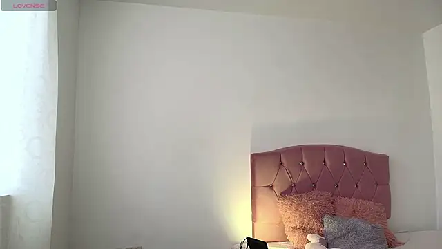 kalyra_17 (F teen) - Show boobs