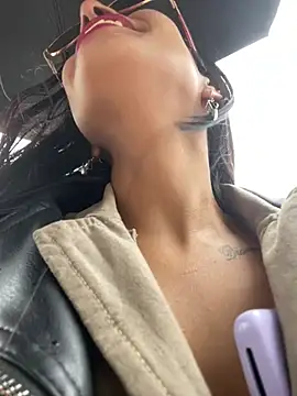 astrid-- (G young) - Rubbing wet pussy