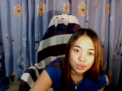 urlover_mae26 webcam