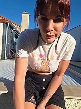 JuneLaFrenchie webcam