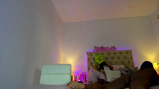 shantallhotxx webcam