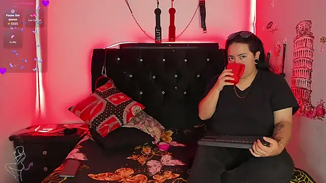 katieeandsharonn webcam