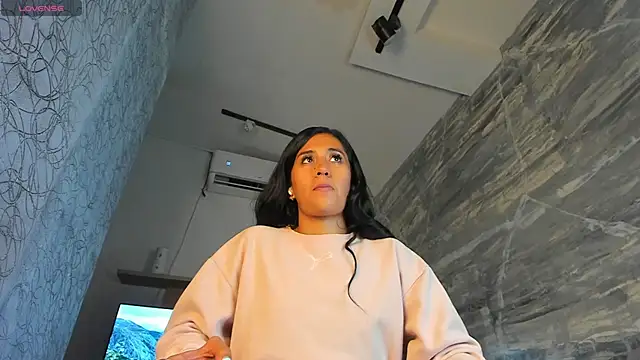 CatalinaMartinezz_ webcam