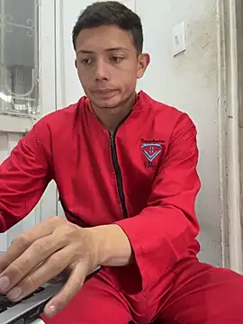 santiobrero - SantiObrero's free webcam - UK Sex Cams