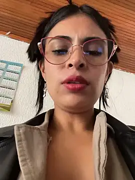 astrid-- (G young) - Rubbing wet pussy