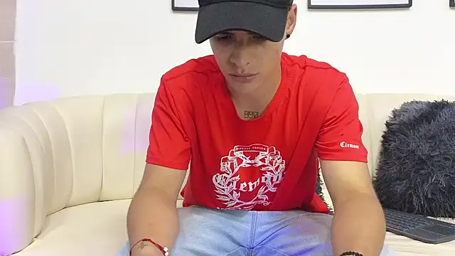 benitosaenz (M twink) - completely naked