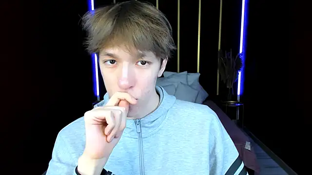 markbranston (M twink) - I am in boxers