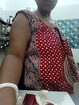 hot-tinaa - Hot-Tinaa's free webcam