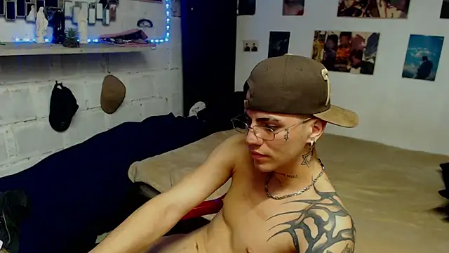 paul-mendezx (M young) - masturbate hard and spit