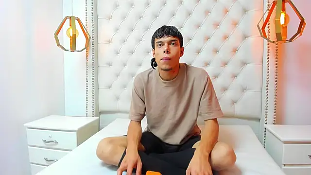 eban_gnr (M young) - COCK HARD🥵