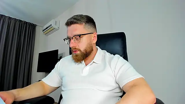 findom_guy (M young) - hard cock