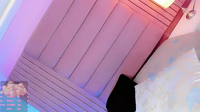 Camille_deluxe's room