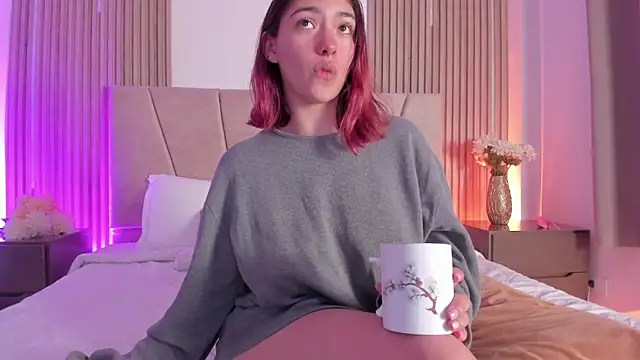 Victoria_Beaumont webcam