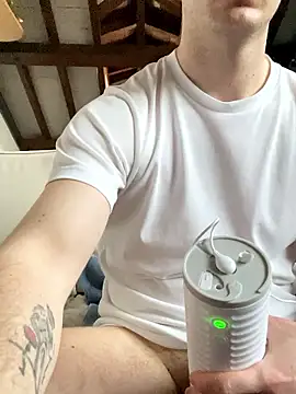 AlexSuperTramp94Model webcam