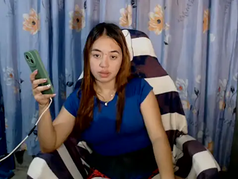 urlover_mae26 webcam