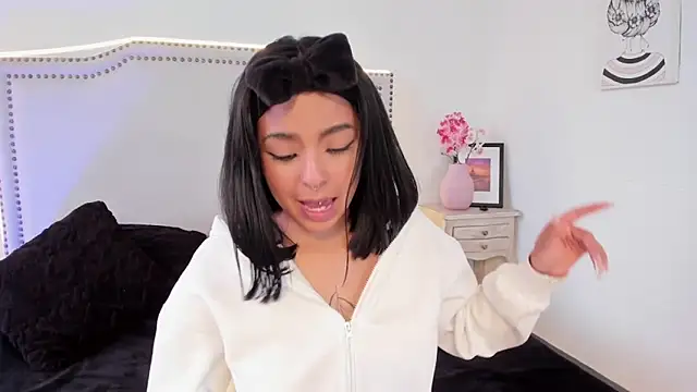 nia-malkova - Nia-malkova's free webcam - UK Sex Cams