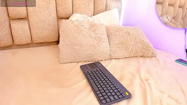 scarletmonroee_ - Scarletmonroee_'s free webcam - UK Sex Cams