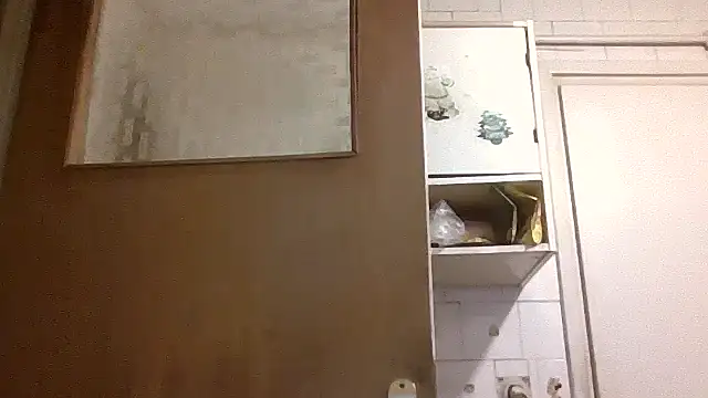 mariusica1@xh live sex cam