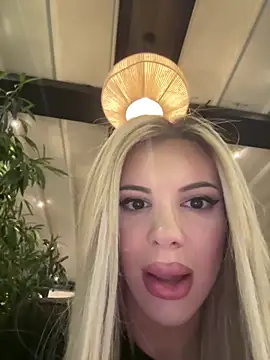 AlyssaFoxx_ from StripChat is Freechat