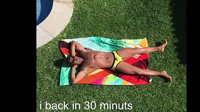 latinoo23bom's live cam