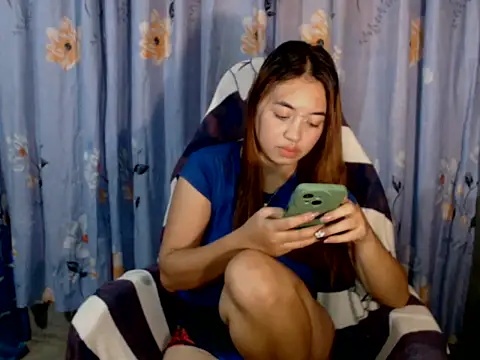 urlover_mae26 webcam