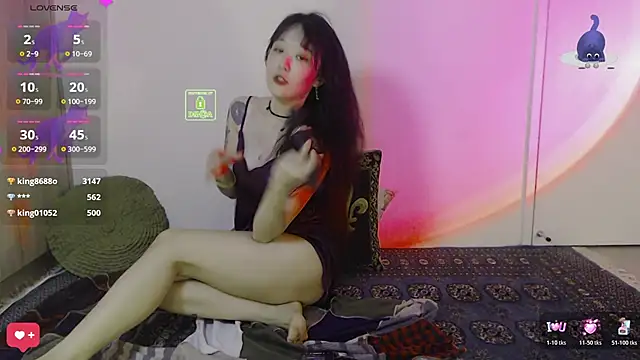 美女Etherealcat33在线直播